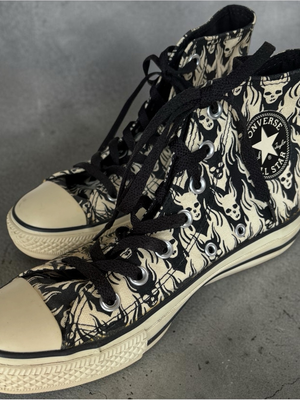 Converse Chuck Taylor All Star Skull Flame High Tops Women’s 7 Men’s 5 w/ Box